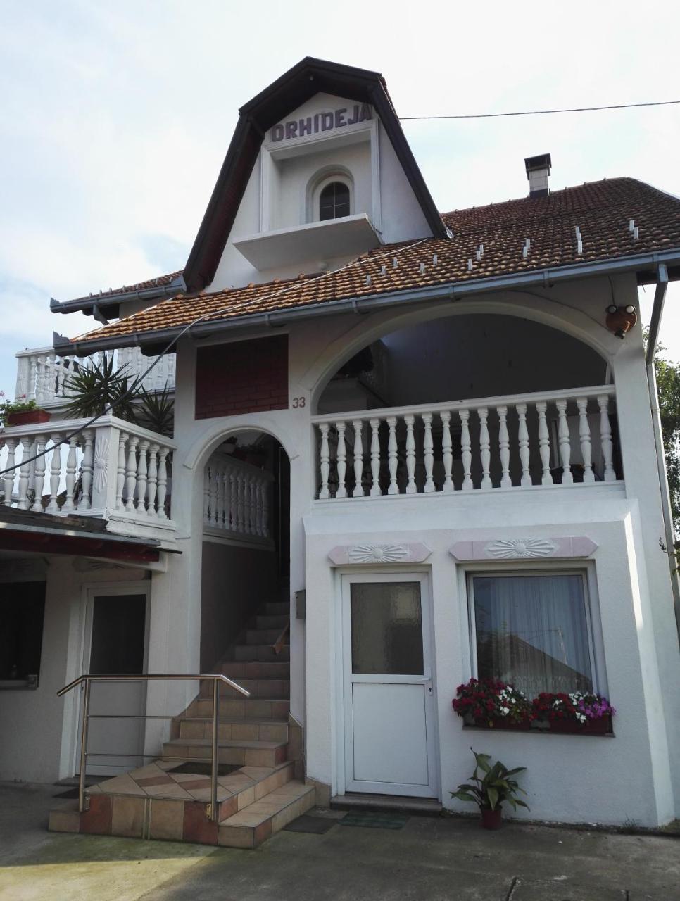 Prenociste Orhideja Hotel Odzak Luaran gambar