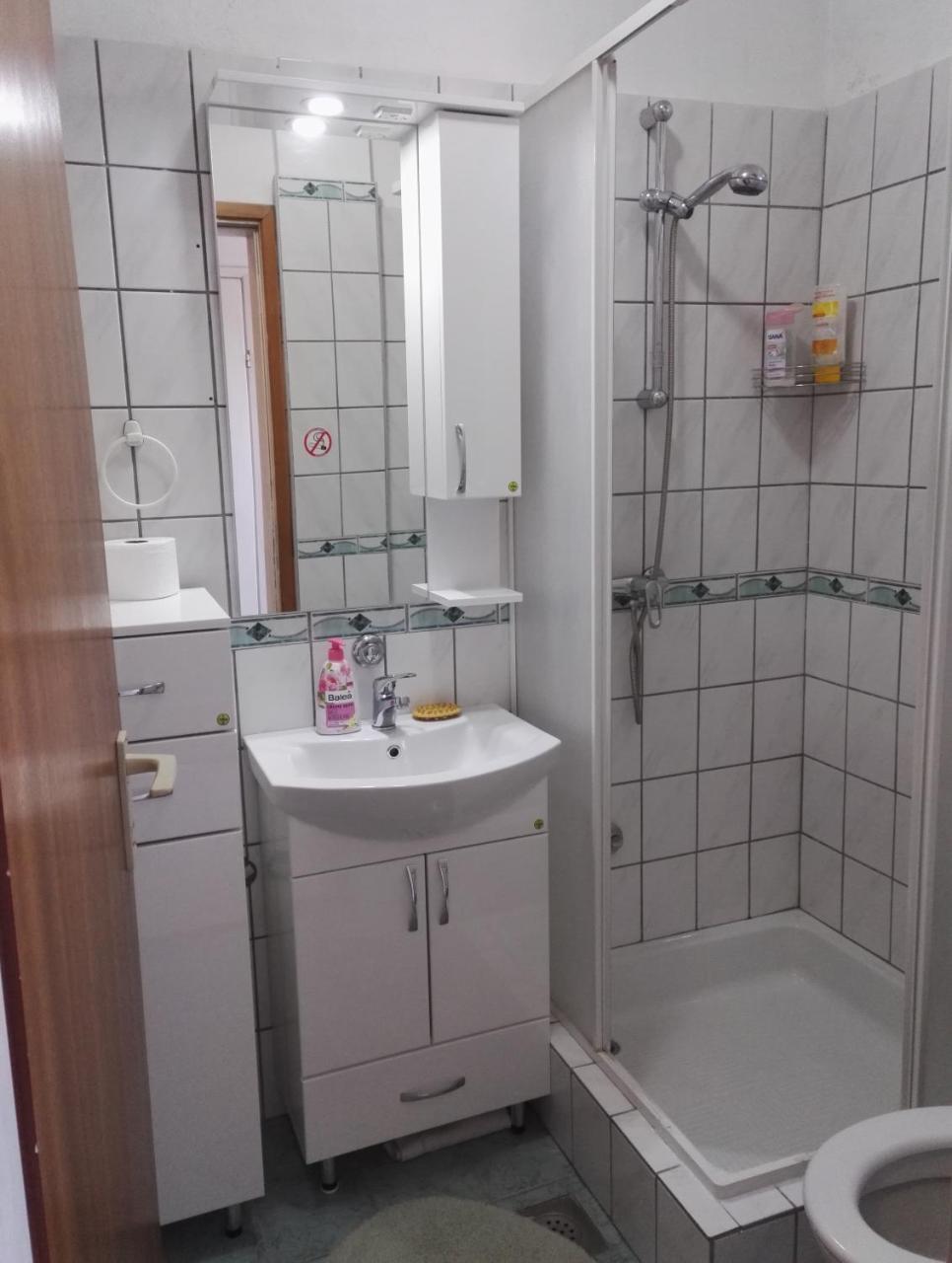Prenociste Orhideja Hotel Odzak Luaran gambar